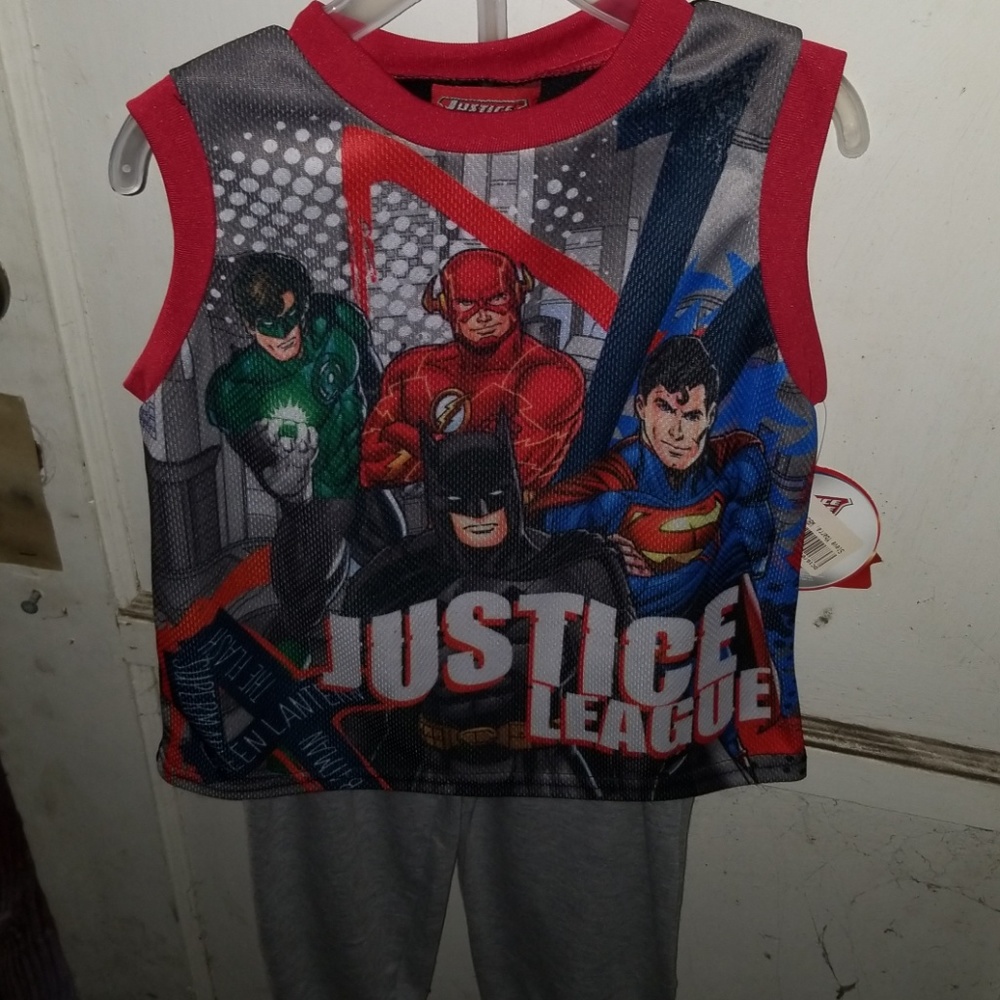Brand new with tags justice league boys two piece